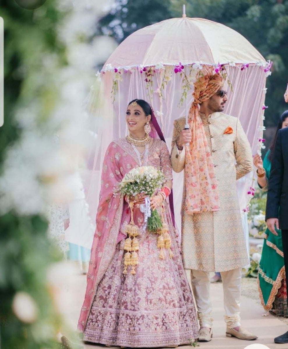 Bride and groom deals umbrellas