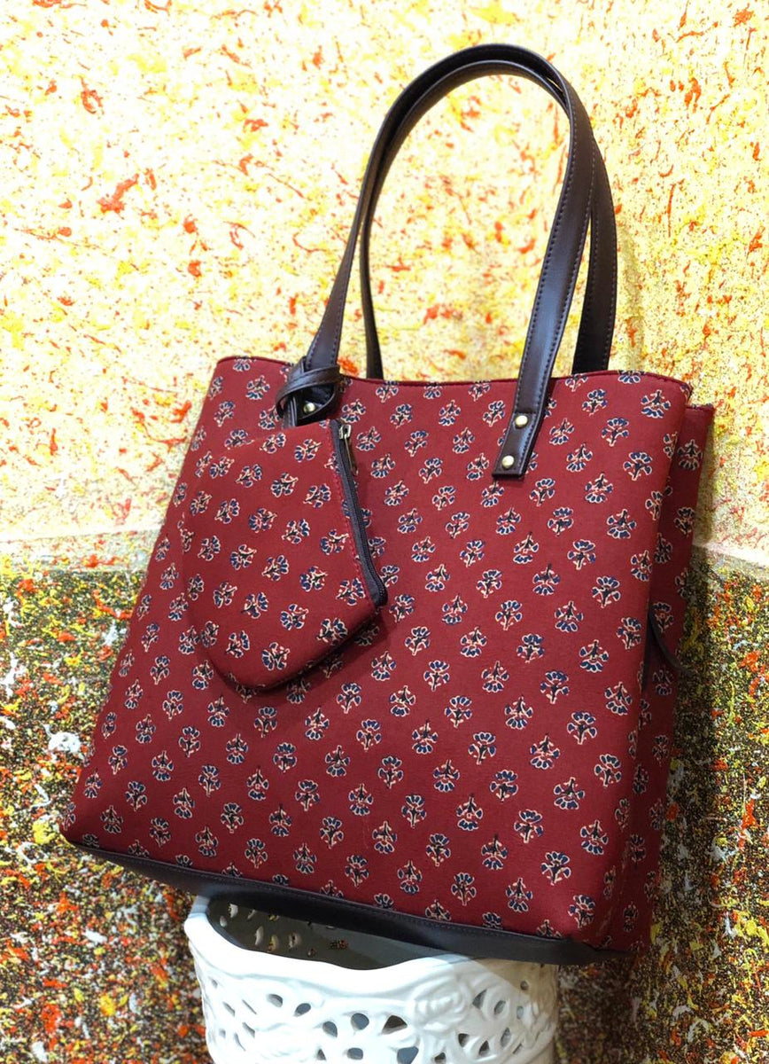 DEEP MAROON COLOR THE SWAG TOTE BAG FOR WOMEN-AHMDT001DM –