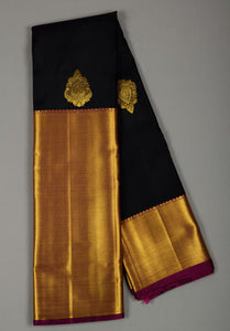 Madhubala , Handloom Kanchipuram pure silk saree in black with Meganta color combination and with big rich borders and beautiful pallu-SACHI001BM