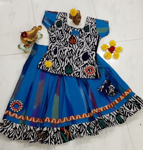 Kids Designer Clothes: Yellow Floral Kalamkari Crop Top & Black Chanderi  Silk Skirt – ekantastudio