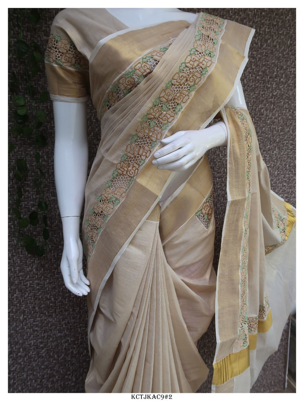 Grey Hand Woven Cotton Blend Tissue Saree