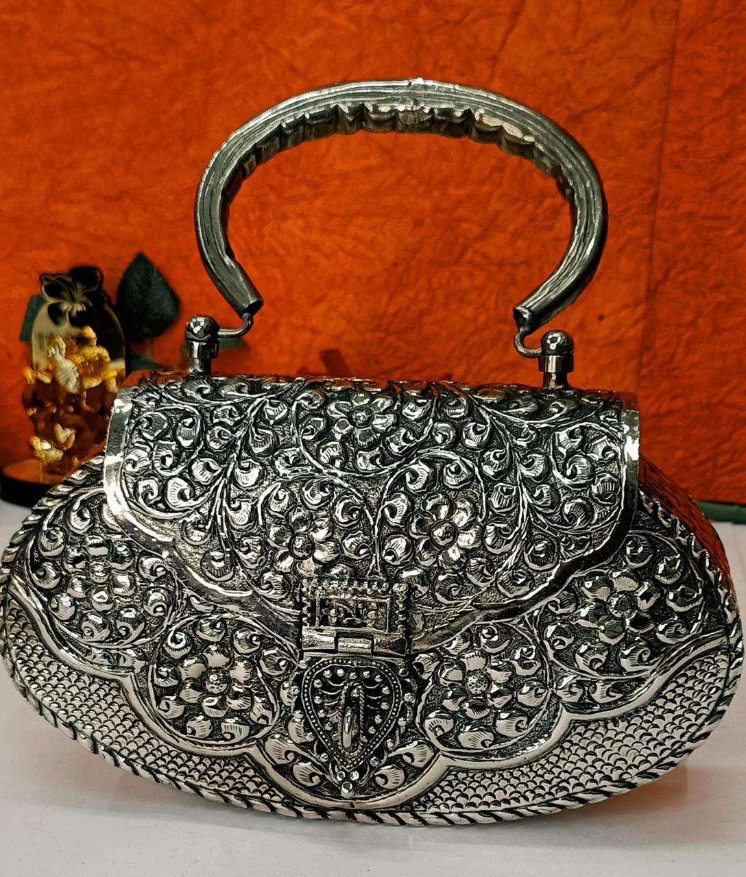German silver purse #youtubeshorts #hyderabad #pune #trending #shortvideo  #indianwedding #silverbag - YouTube